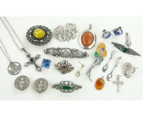 Box of various jewellery,
including silver and enamel brooches, etc.