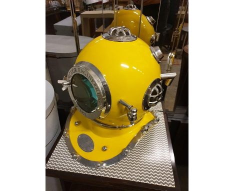 Reproduction Anchor Engineering 1921 Scuba Diving Marine Divers Helmet Deep Sea Chrome Yellow Finish 40cm x 32cm x 42cm