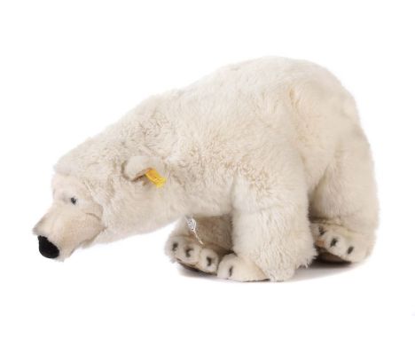    Alaska Eisbär   Margarete Steiff für Märklin, 1970er Jahre, Eisbär 30, Nr. 999758, Knopf und Fahne im Ohr, Brustschild von