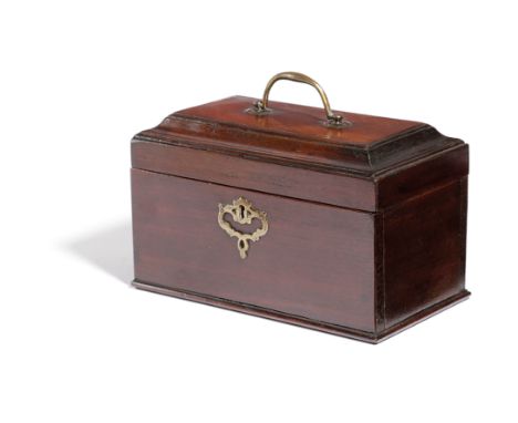 A GEORGE II MAHOGANY TEA CADDY C.1740 the lid with a brass handle, the interior with three divisions, the right side with a s