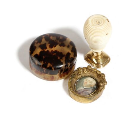 λ AN IVORY SEAL 19TH CENTURY the matrix with the arms of the Marquess of Tweeddale, together with a tortoiseshell box and cov