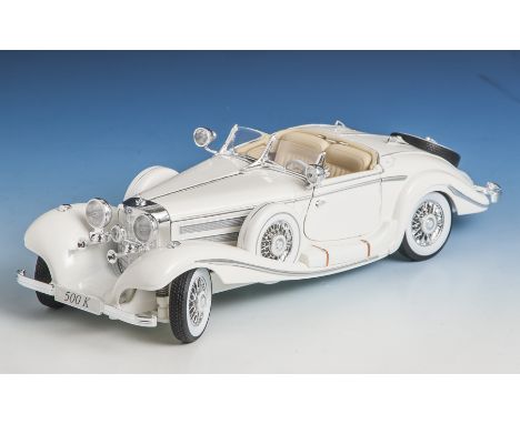 Modell-Auto "Mercedes Benz 500 K" (Maisto), offen, 1:18.
