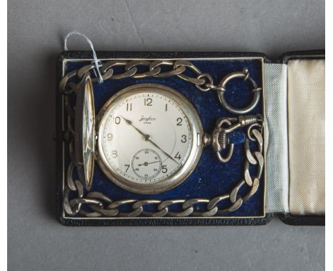Junghans - Taschenuhr, 900 Silber, an Kette, in Geschenk-Etui v. MAN, Gr. ca. Dm: 5 cm.Werk läuft an.