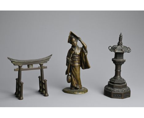 THREE JAPANESE BRONZE ITEMS, 19/20TH CENTURY. To include a model of a standing bijin holding a samise, signed to the back; A 