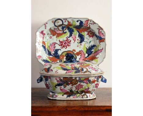 A LARGE CHINESE PSEUDO TOBACCO LEAF PATTERN PORCELAIN TUREEN, COVER AND STAND, 18TH CENTURY. Octagonal bracket lobed with und