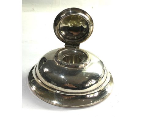 Large 1920s silver table inkwell Chester silver hallmarks measures approx. 14cm no liner small dents and marks please see ima