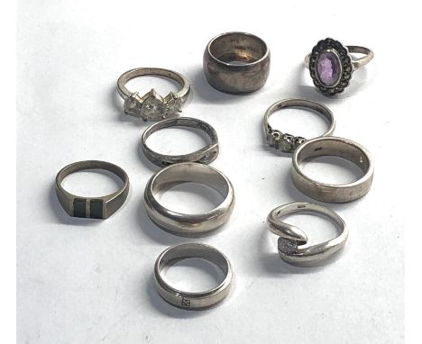 Selection of 10 vintage silver rings 