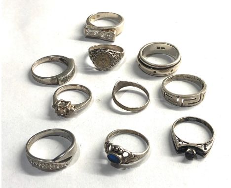 Selection of 10 vintage silver rings 