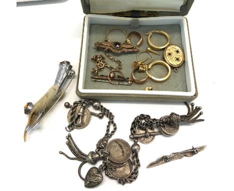 Selection of vintage and antique jewellery please see images for details 