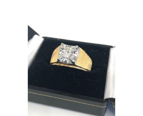 18ct gold diamond ring central diamond measure approx 6mm  weight of ring 11.6g 