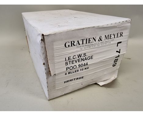 A case of six 75cl bottles of Gratien &amp; Meyer Hertitage blanc de blanc sparkling wine, in oc.