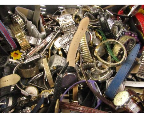 A quantity of modern fashion watches, to include Seconda, Nina, Casio etc. (1 box)
