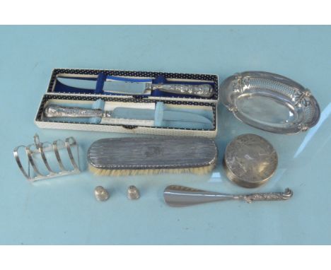 Mixed silver to include a small four slice toast rack, pierced bon bon dish, trinket pot (as found) etc, weighable silver app