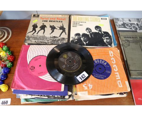 Collection of assorted Vinyl Singles to include The Beatles, Rolling stones, Kinks, Elton John etc 
