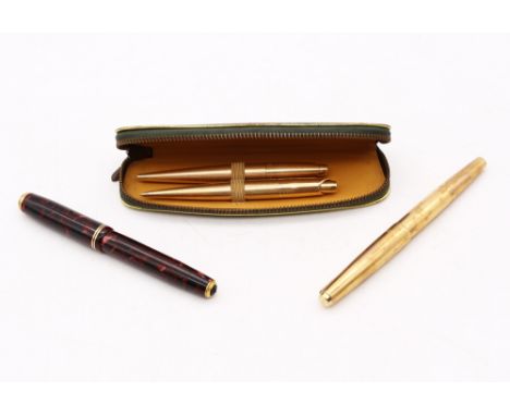 Parker: a cased Parker 1 / 20, 12ct rolled gold cased engine turned small pens, click in ends, each approx. 10.3cm long, in l