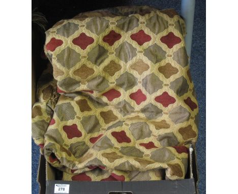 Box of geometric fabric curtains.(B.P. 24% incl. VAT)