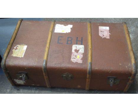 Vintage canvas and wooden banded trunk.(B.P. 24% incl. VAT)