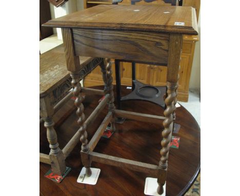 Early 20th Century oak barley twist lamp table.(B.P. 24% incl. VAT)