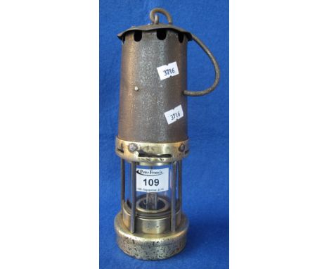 Vintage miners lamp, unmarked. (B.P. 24% incl. VAT)