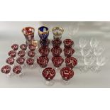 Konvolut 33 Gläser farbiges und weißes Glas darunter Biedermeier Pokal, Kristallglas, Wittig Crystal