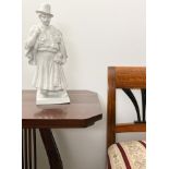 Herend Porzellanfigur Schäfer in ungarischer Tracht, Weißporzellan Modell 5441