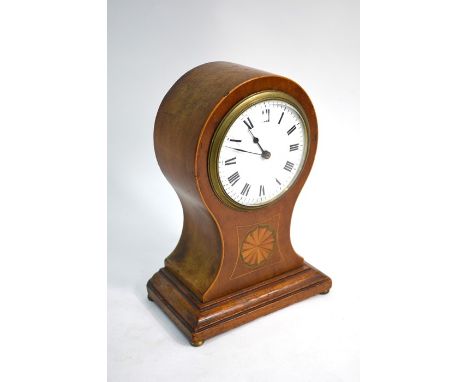 An Edwardian inlaid walnut cased 8-day mantel clock with white enamelled dial, raised on brass ball feet 21 cm h
