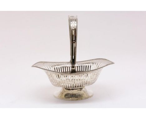 Silver openwork handle basket on oval smooth foot, trimmed with  pearl rim, h. 835/000, h. 33 cm. 33 x 21 cm. g.w. 699 gr.  (