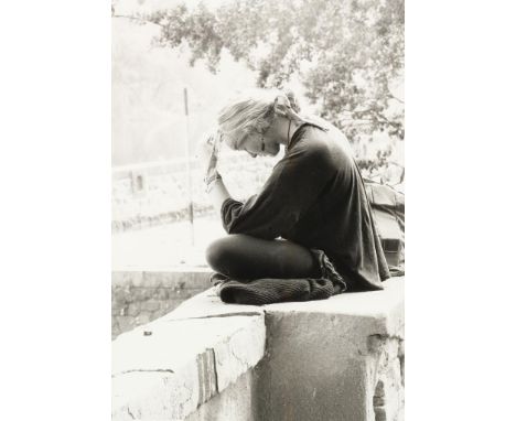 LODE DE LEEDE THEO (1934-2004), sig. l.c. dat. 6/2000, Resting lady, gelatin silver print, 39 x 27 cm.LODE DE LEEDE THEO (193