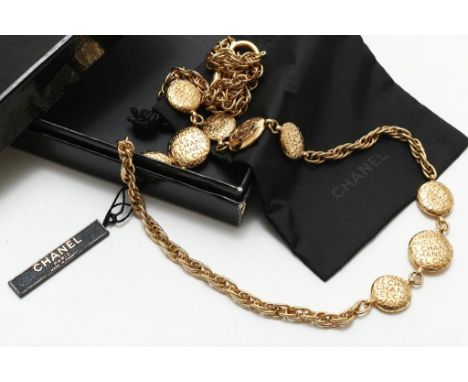 CHANEL, chair necklase/ belt, with chain, Chanel and Coco Chane  logo, marked: CC, max. l. 92 cm. in original boxCHANEL, scha