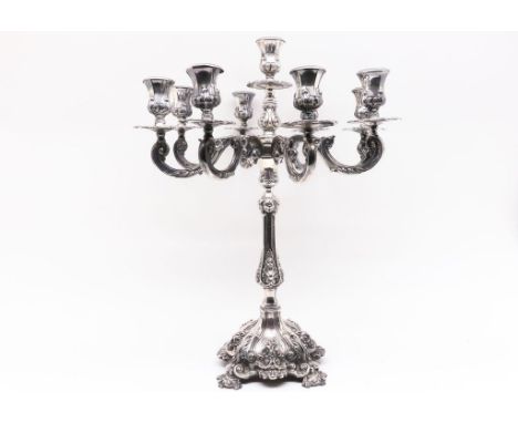 A silver 9 light chandelier, gross weight 3300 gr. l. 55cm.  UK marksKapitale zilveren 8 arms, 9 lichts kandelaar op hoge bew