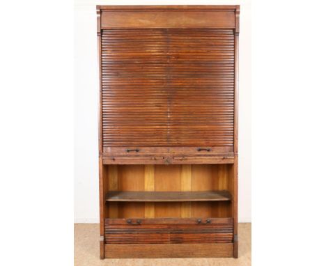 Oak filing/archive cabinet with 2 roller doors, ca. 1920/30, h.  225, w. 124, d. 40 cm.Eiken archiefkast met 2 jalouziedeuren