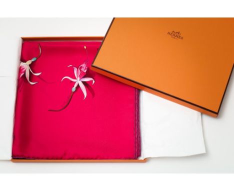 HERMES, Fleur de Fuchsia, carre silk scarf, designer: L.P.Cooke,  90 x 90 cm. new in boxHERMES, Fleurs de Fuchsia, carré zijd