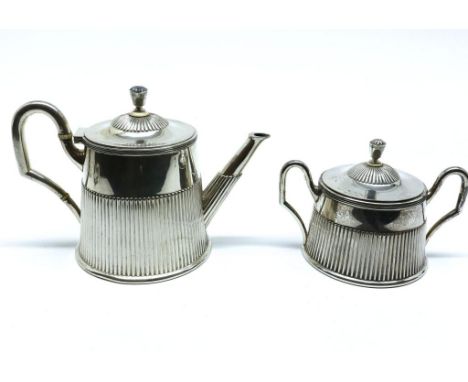 Dutch Silver teapot and sugar caddy, Van Kempen Voorschoten,  gross weight 745 gr.Zilveren theepot en suikerpot, geh. 835/000