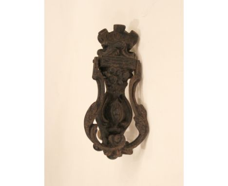 Victorian cast iron door knocker with crown and flower detail 18 x 8 cm