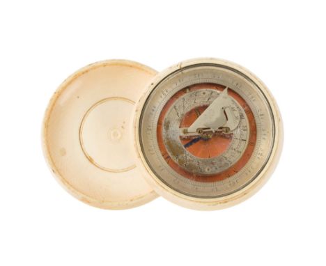  A CONTINENTAL IVORY POCKET COMPASS SUNDIAL, CIRCA 1850, unsigned, with silvered chapter and degree rings, with folding bird 