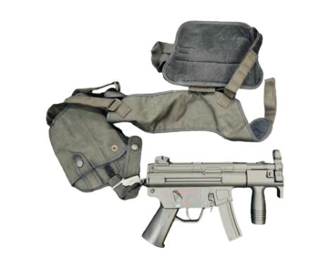 REPLICA MP5 WITH HOLSTER 