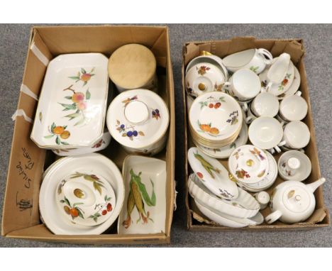 A Royal Worcester Evesham pattern tea and dinner service (two boxes)
