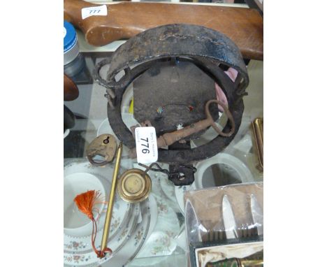 VINTAGE TRAP (SOLD AS A COLLECTABLE OR DISPLAY ITEM ONLY) AND KEY, 3 WIEGHTS, BRASS PADLOCK AND PEN