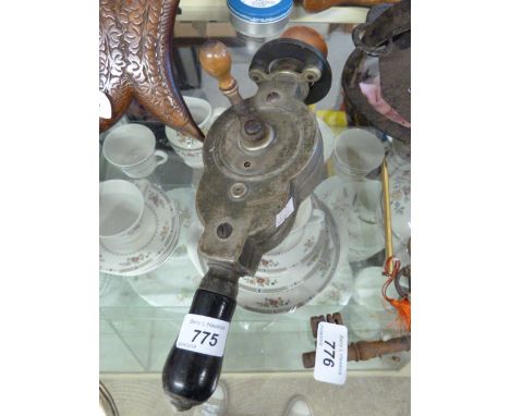 VINTAGE BLOOD CIRCULATOR