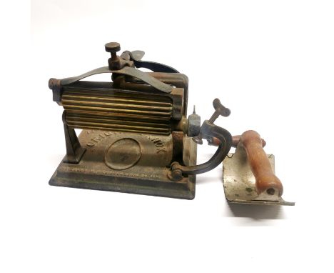 An antique original Knox hand roller, W. 22cm.