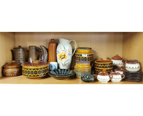 A quantity of mixed ceramic items.