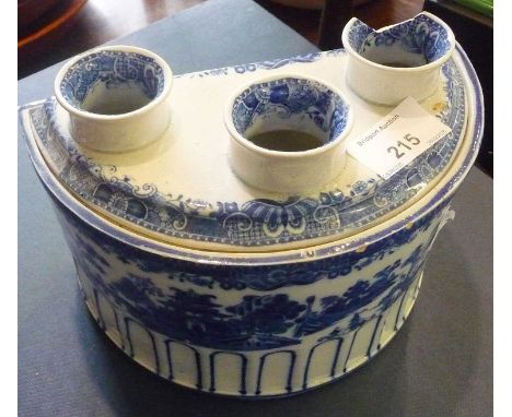 English 19th c. pearlware bough pot in blue &amp; white willow pattern (A/F)