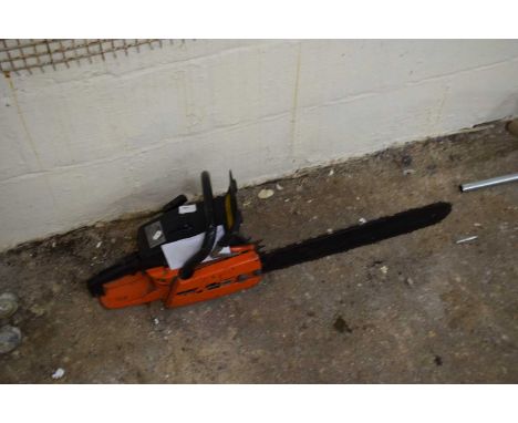 Petrol chainsaw