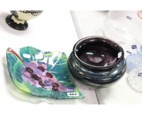 Large Caithness Dark Iridescent Glass Bowl together with Hand Made Italian Glass Shallow Bowl with Grape & Vine Leaf Decorati