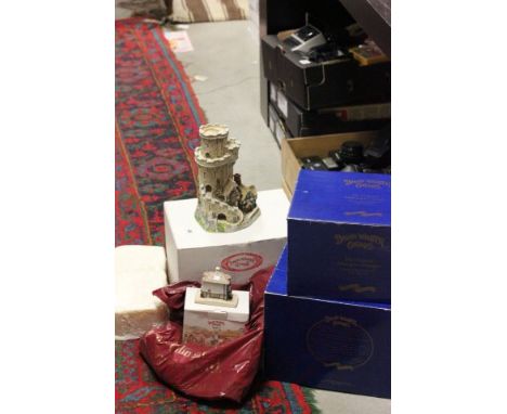 Collection of David Winter Cottages including The Castle Cottage of Warwick, The Kingmakers Castle (Limited Edition 1215/2750