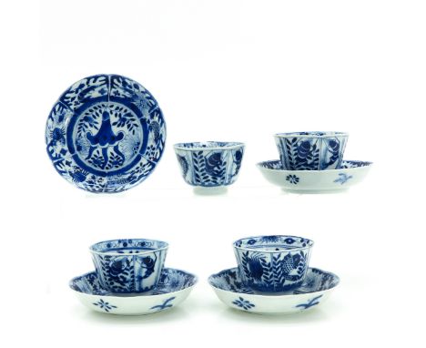 Floral decor in center of saucer with borders depicting sea creatures, marked on bottom with double ring and jade mark, sauce