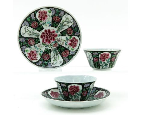 Floral design, Yongzheng Period, 18th Century, saucers are 11 cm. in diameter, 