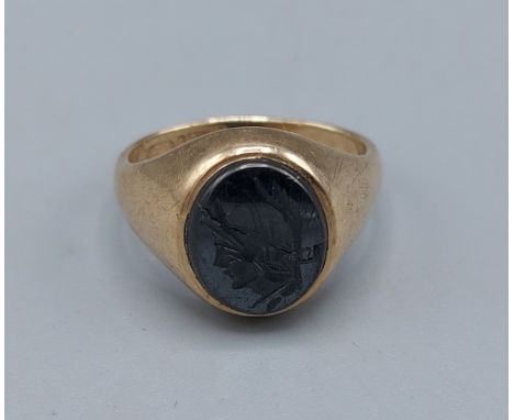 A 9ct gold signet ring, 5.3gms, N 