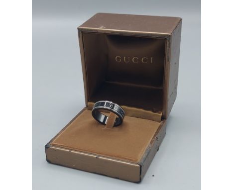 A Gucci Icon 18ct white gold and black synthetic Corundum band ring, ring size S, complete with ring box 