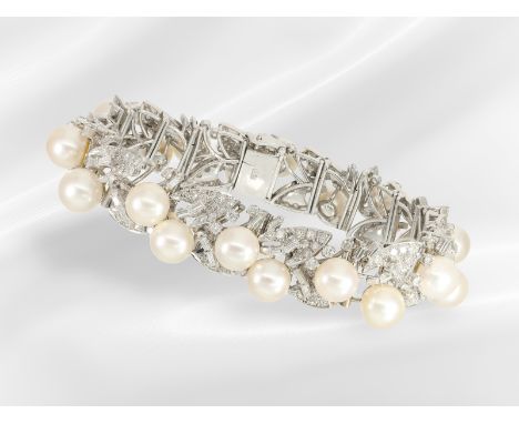 Wertvolles, äußerst dekoratives Goldschmiede-Armband mit feinen Akoya-Zuchtperlen und Diamanten, ca. 10ct: Ca. 18cm lang, ca.